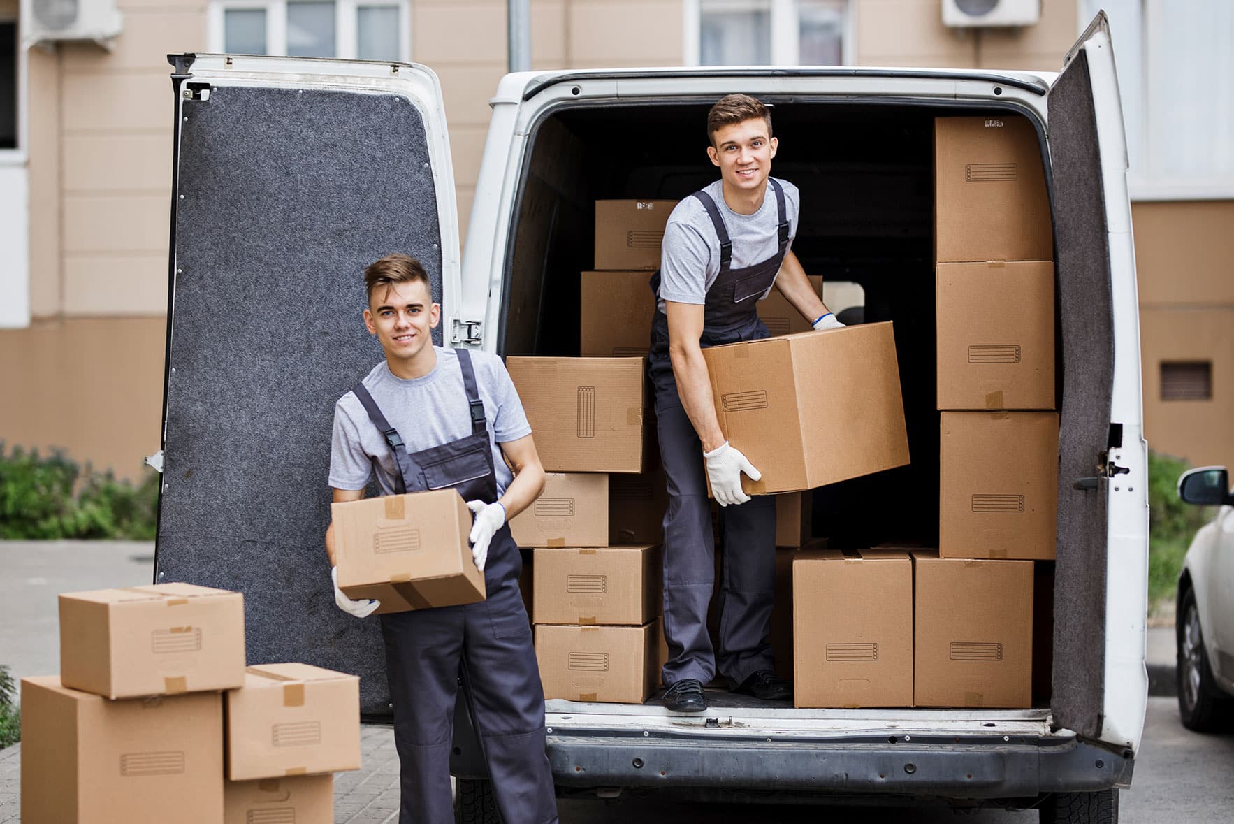 Quels sont les avantages d&rsquo;un service de levage fourni par Benelux Logistic pour le déménagement de gros objets ?